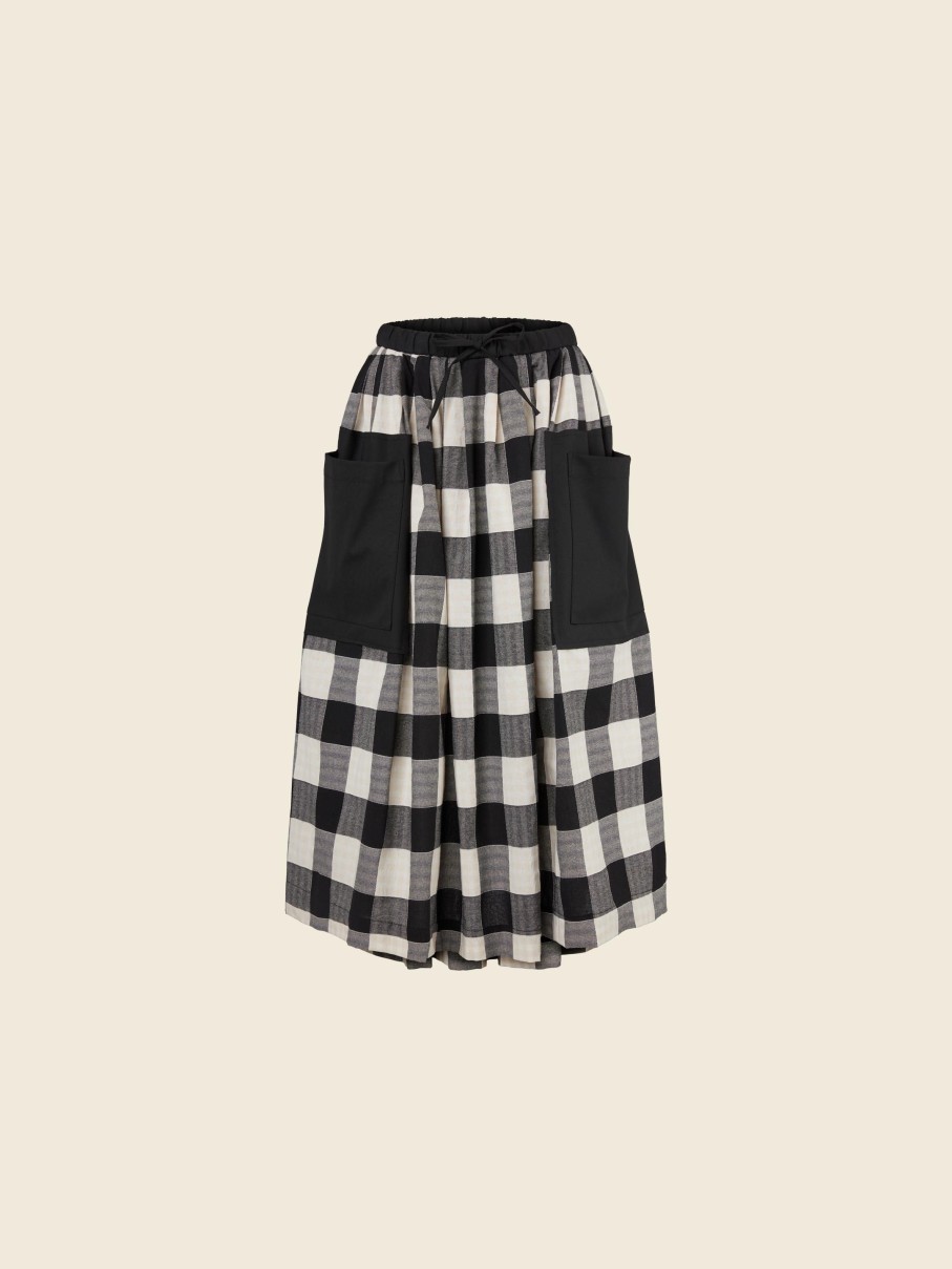 WENDYKEI B/W Check Skirt With Big Patch Pockets